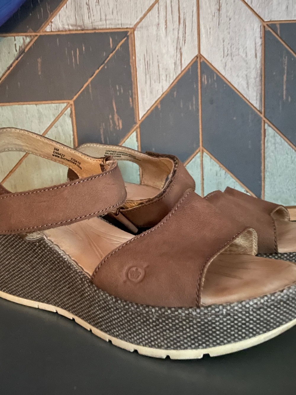 Born Lucee Brown Nubuck Leather Platform Wedge Sandals Hook & Loop 9M - Picture 1 of 16